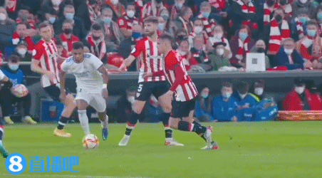 十三水高级摆法：为什么“同花顺”放在中道有时比放在底道更具杀伤力？（十三水进阶：为何同花顺摆中道有时比压底道更具威力）