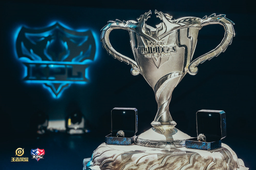 戴维斯常以 戴维斯常以