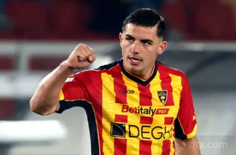 豪门中崭露 豪门中崭露