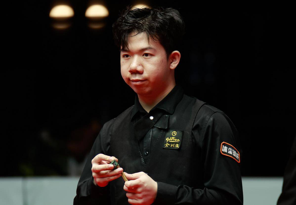 离大力挥拍 离大力挥拍